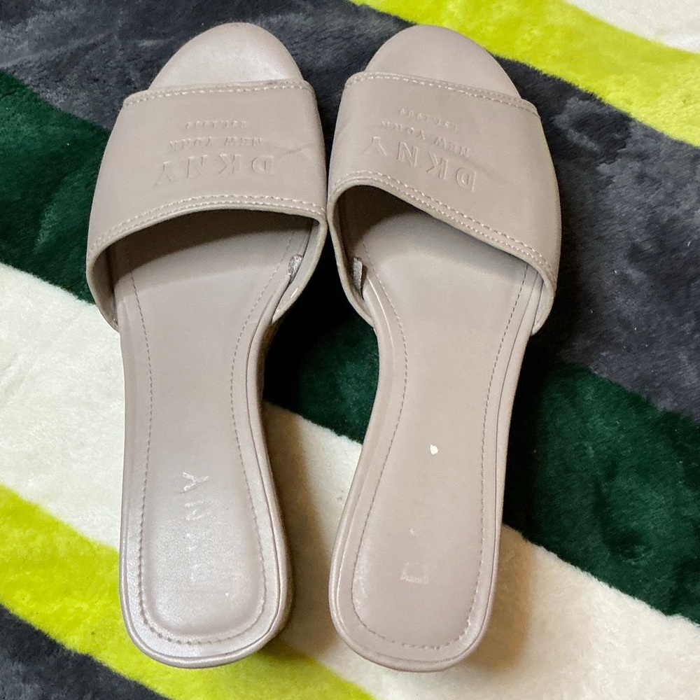 DKNY Women's Taupe Wedge Sandals Size 9 - Picture 6 of 10